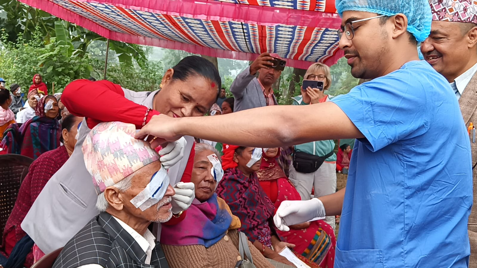 रोटरी क्लवको निशुल्क मोतिबिन्दु शल्यक्रिया शिविरको दोस्रो दिन १२४ जनाको सल्यक्रिया सम्पन्न
